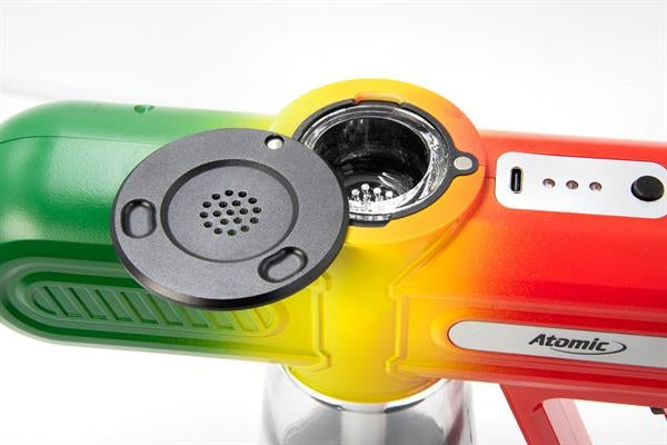 Atomic Smoke Blower Rauchkanone/ Bong "Rasta"