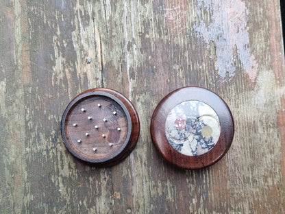 HolzGrinder mit Speckstein-Motiven