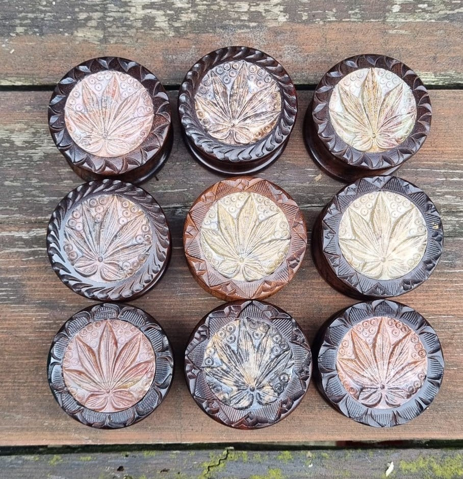 HolzGrinder mit Speckstein-Motiven